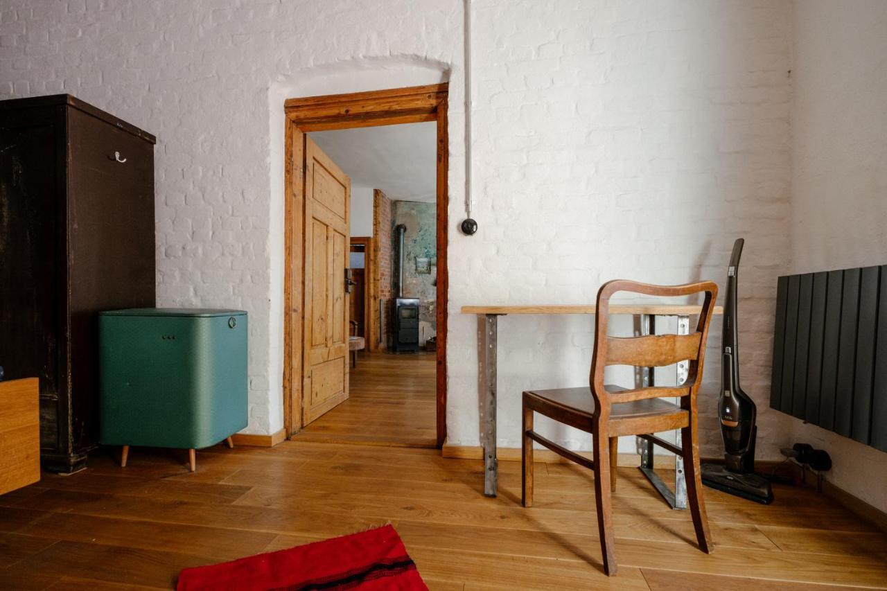 The Upholstery Tinyhouse Deluxe Eco Chalet Kreativ Citynah Chemnitz Luaran gambar