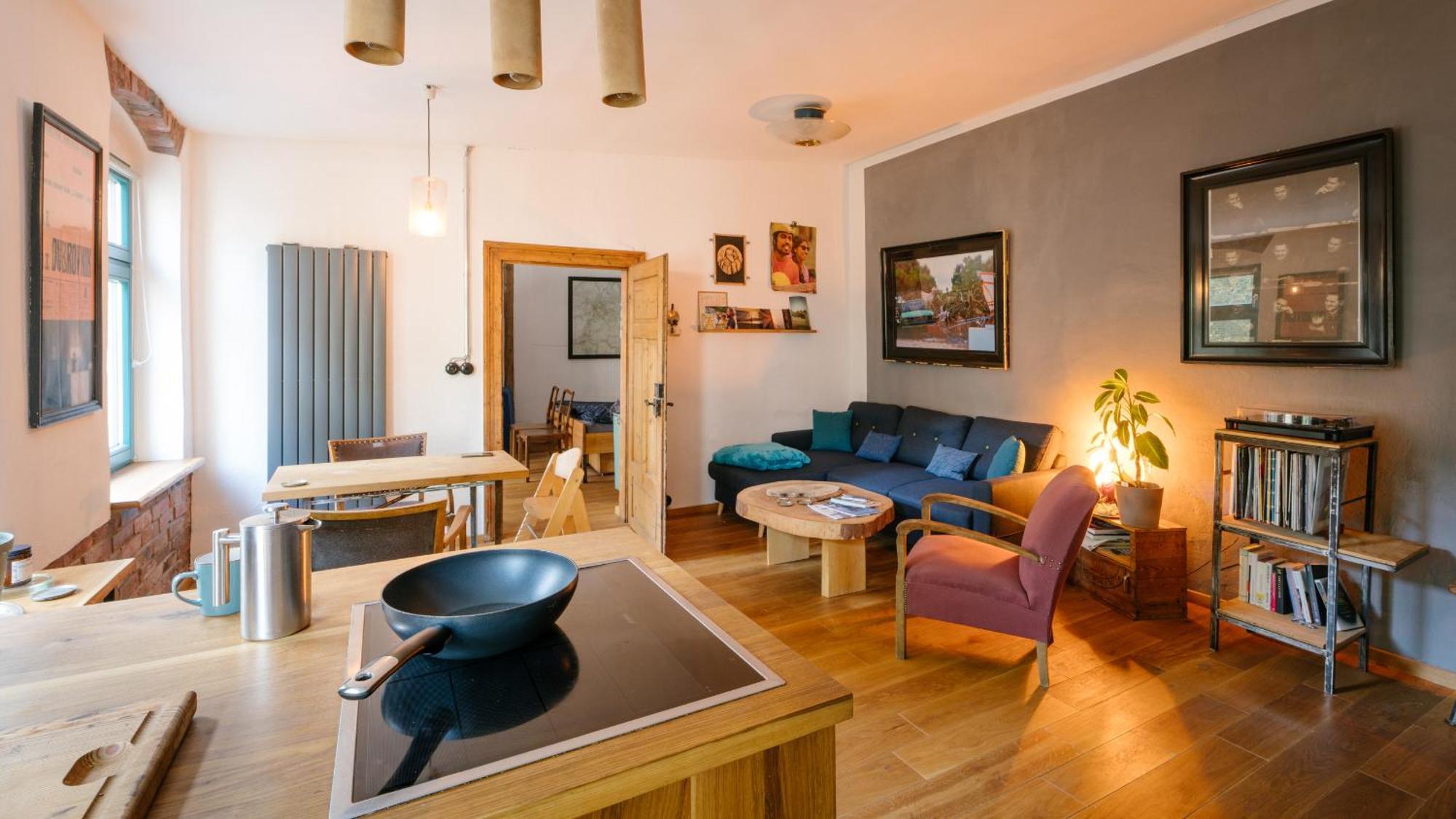 The Upholstery Tinyhouse Deluxe Eco Chalet Kreativ Citynah Chemnitz Luaran gambar