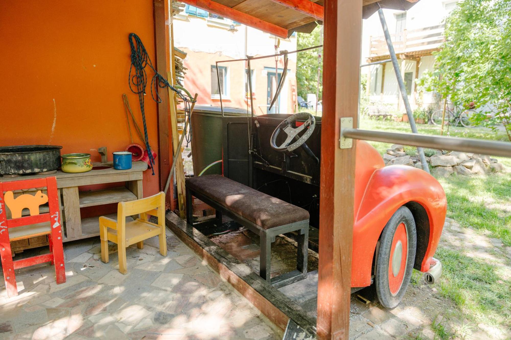 The Upholstery Tinyhouse Deluxe Eco Chalet Kreativ Citynah Chemnitz Luaran gambar