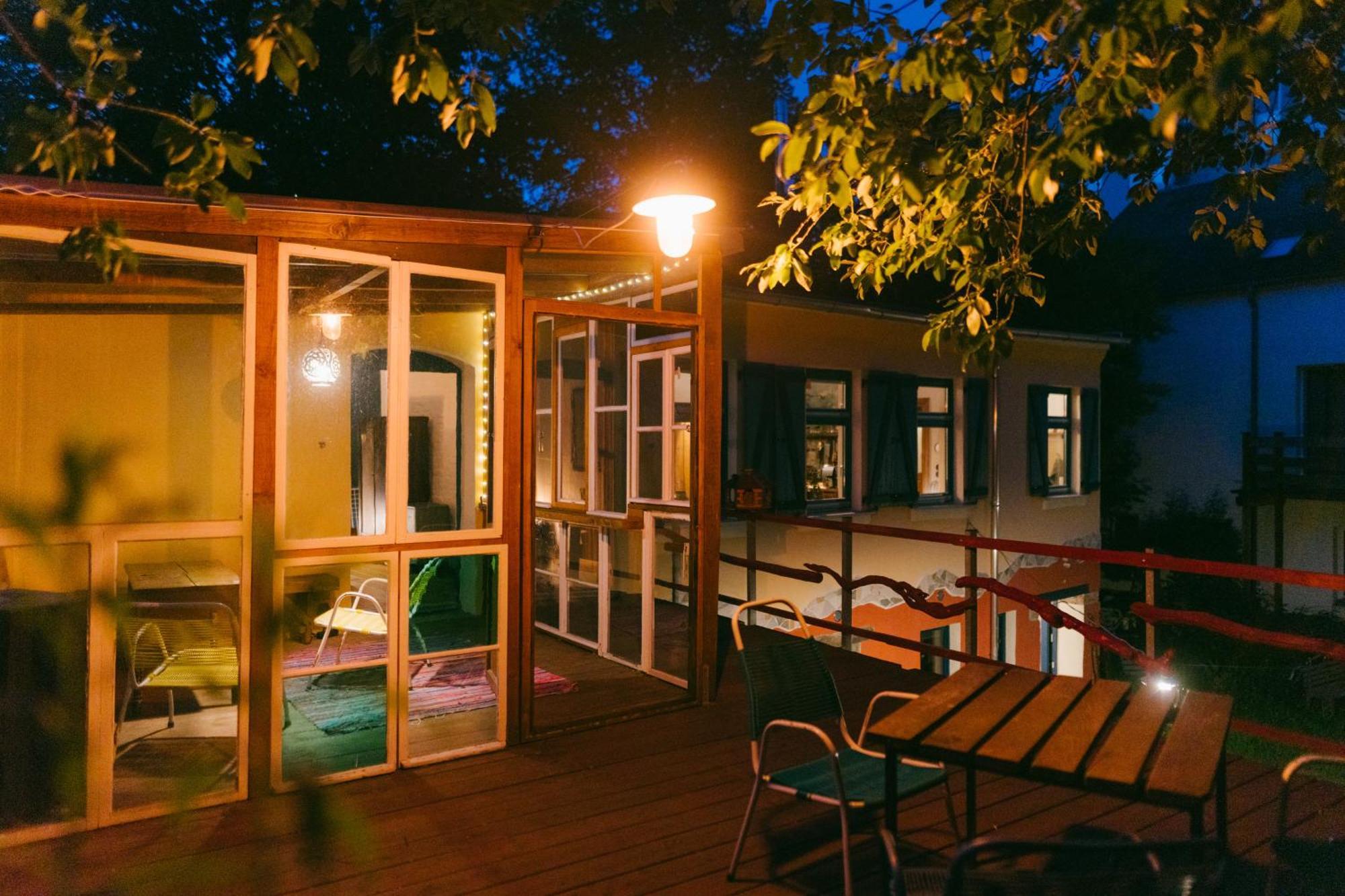The Upholstery Tinyhouse Deluxe Eco Chalet Kreativ Citynah Chemnitz Luaran gambar
