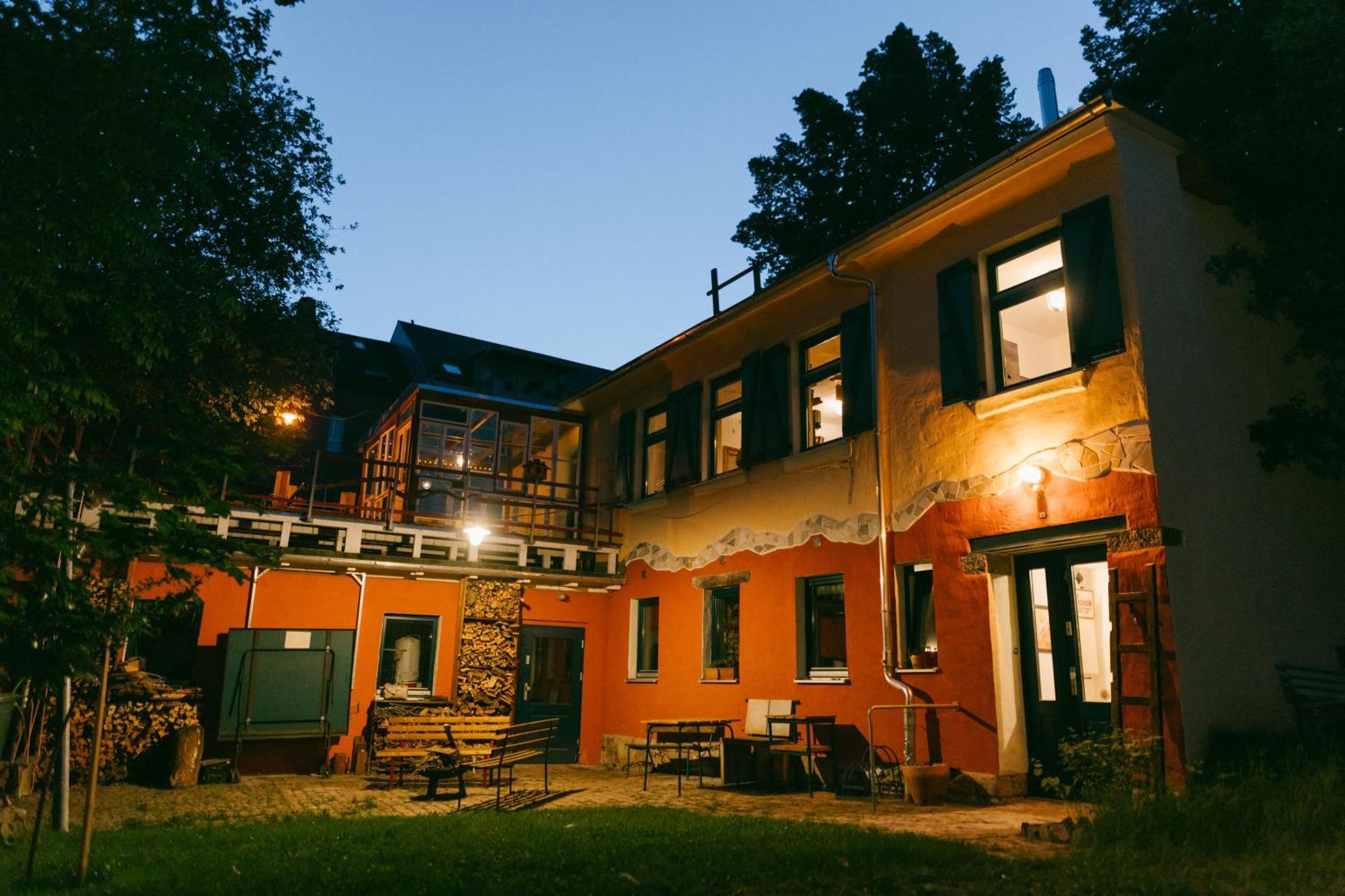 The Upholstery Tinyhouse Deluxe Eco Chalet Kreativ Citynah Chemnitz Luaran gambar
