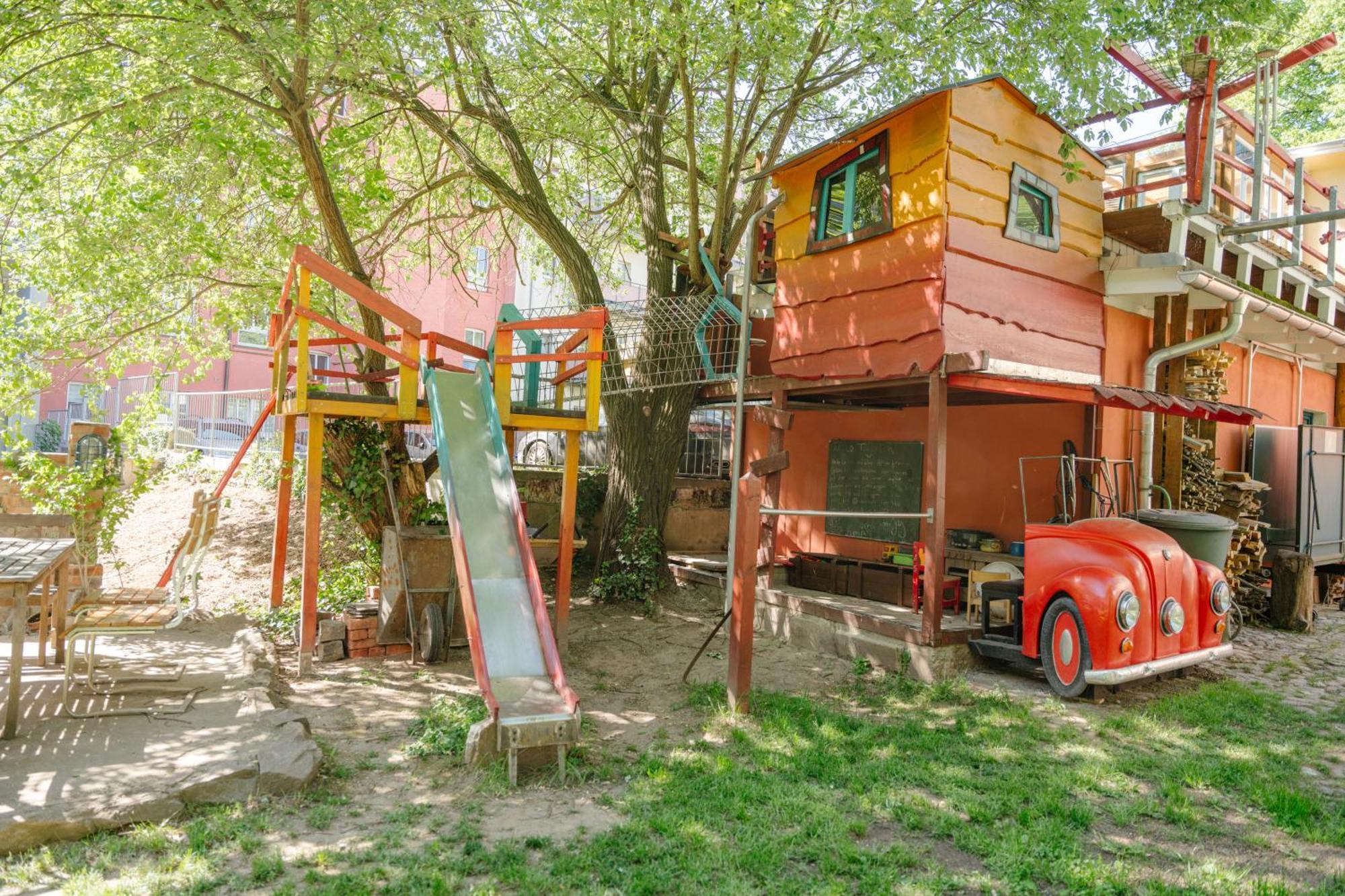 The Upholstery Tinyhouse Deluxe Eco Chalet Kreativ Citynah Chemnitz Luaran gambar